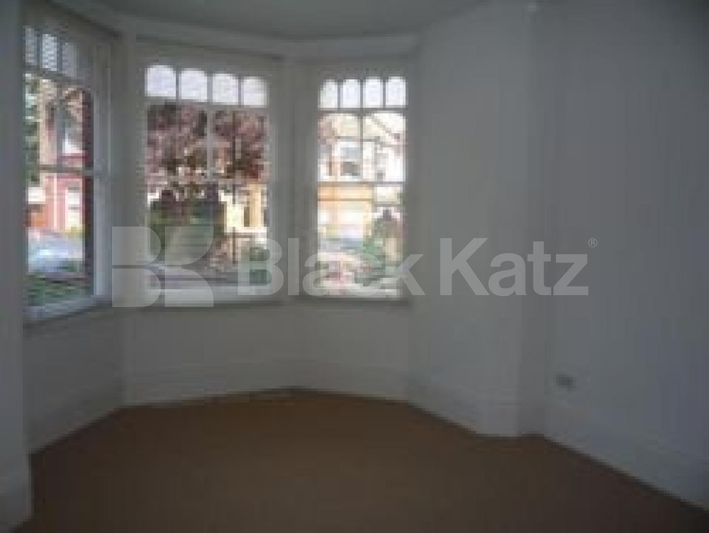 			NEWLY AVAILABLE, VIEWING ESSENTIAL, 2 Bedroom, 1 bath, 1 reception Flat			 Donovan Avenue, MUSWELL HILL N10